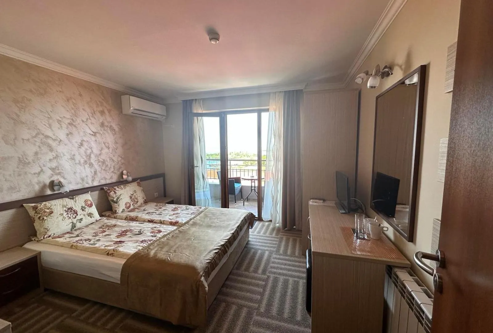 Family Hotel Radiana Szozopol 2*,  Bulgária