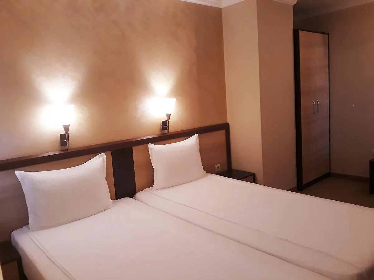 Family Hotel Radiana Sozopol 2*,